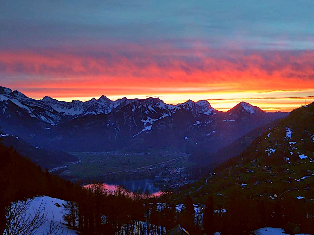 Berglandschaft bei Sonnenaufgang