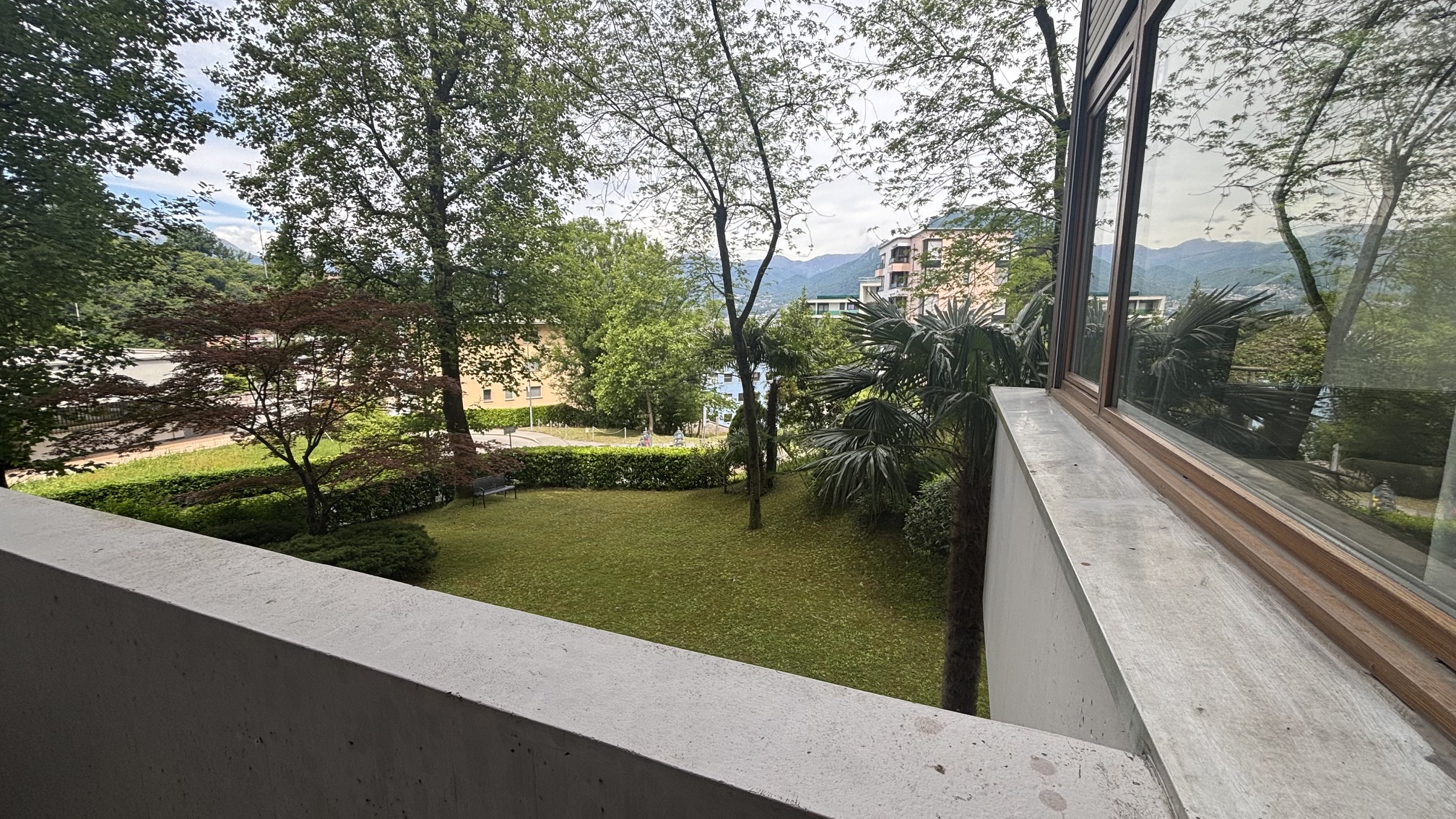 Balkonblick ins Grüne