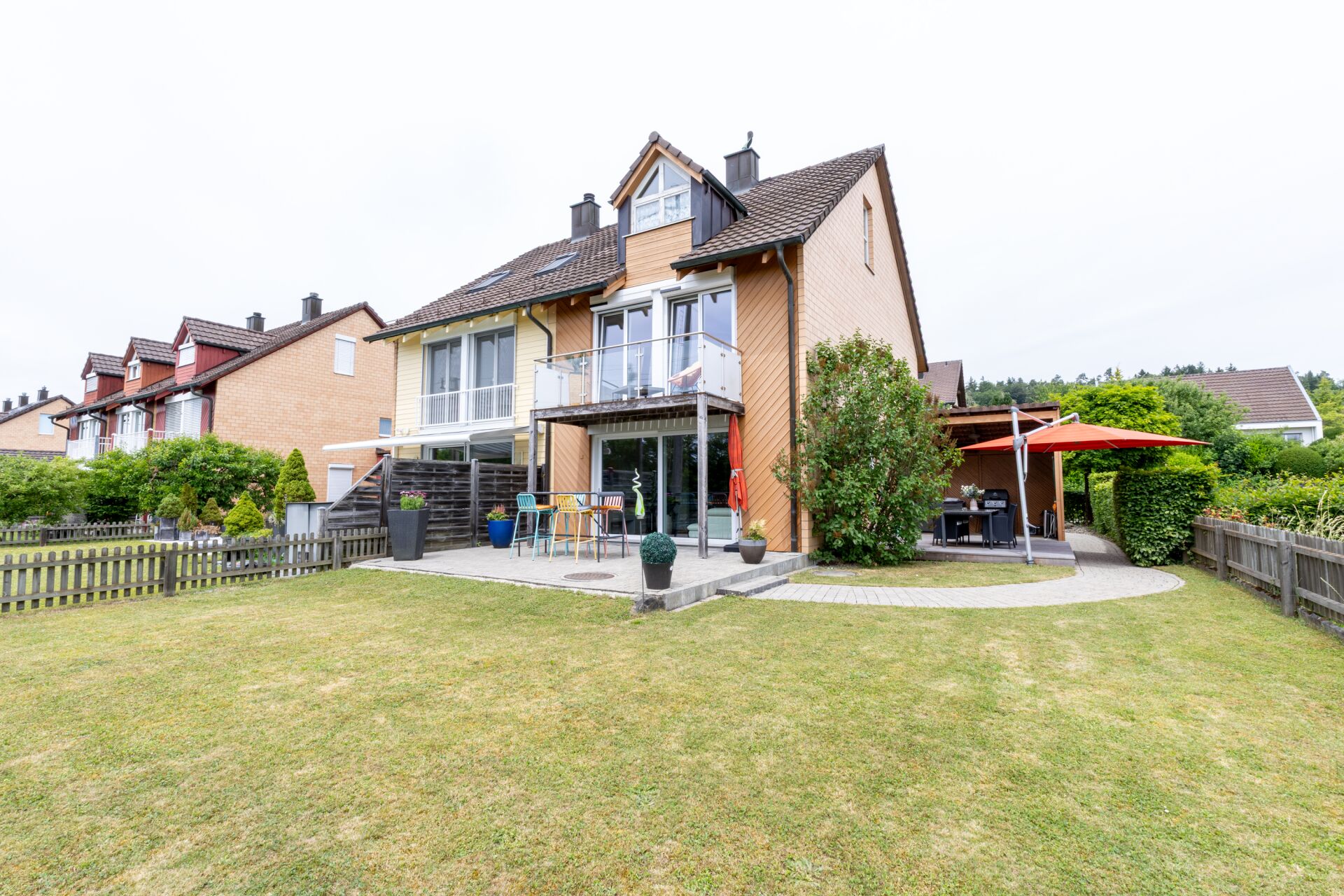 Haus mit Garten und Terrasse
