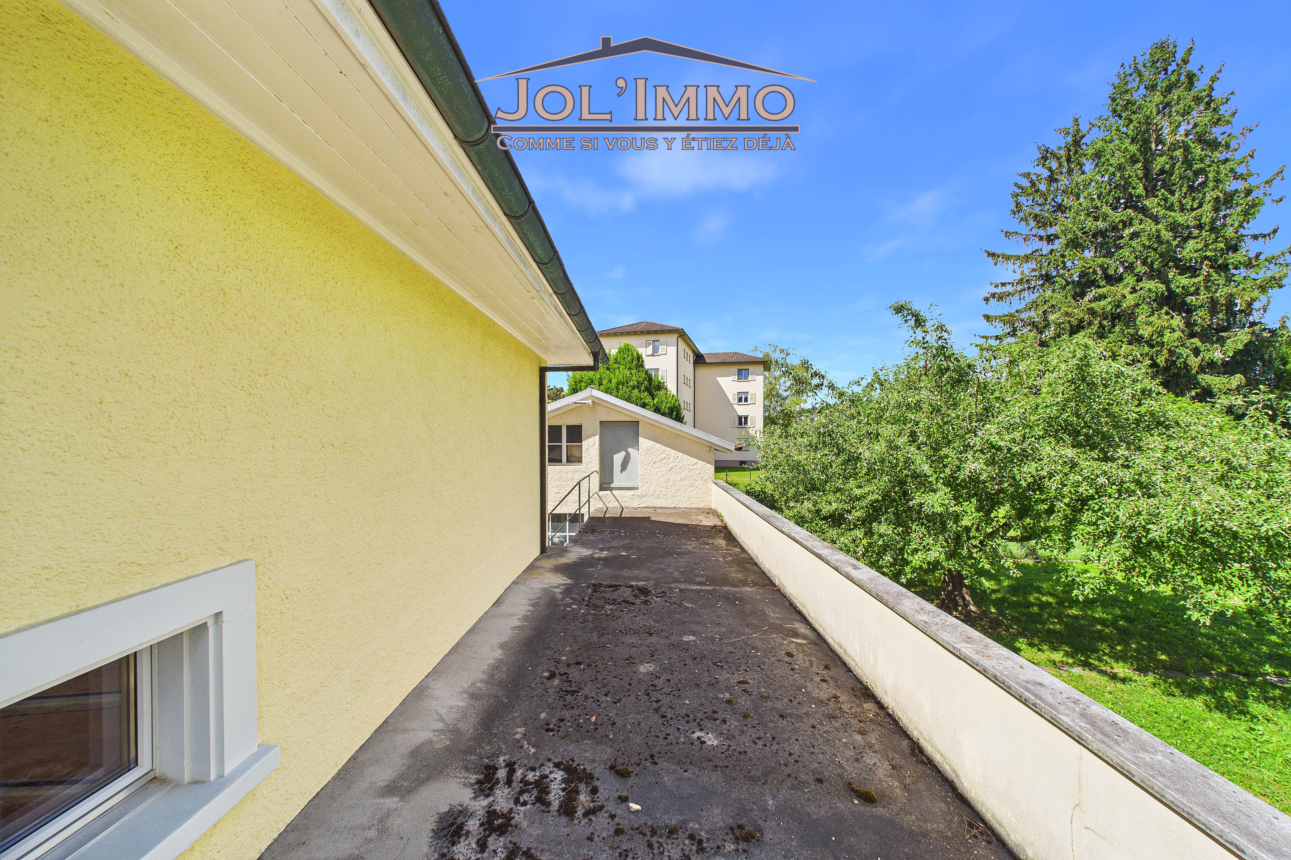 Balkon mit Blick ins Grüne