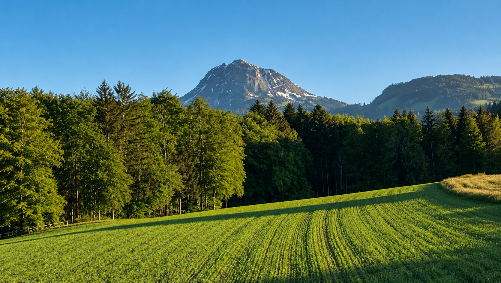 Landschaft mit Bergpanorama