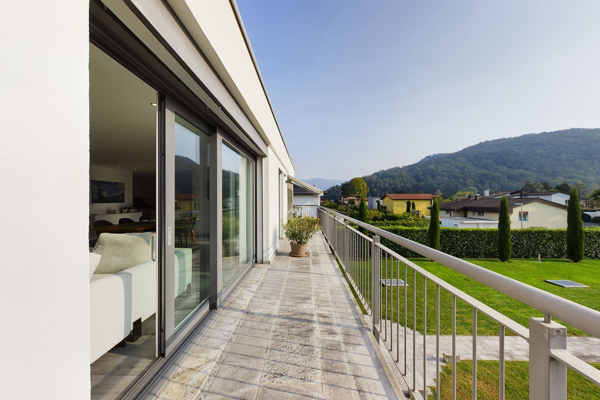 Balkon mit Bergblick