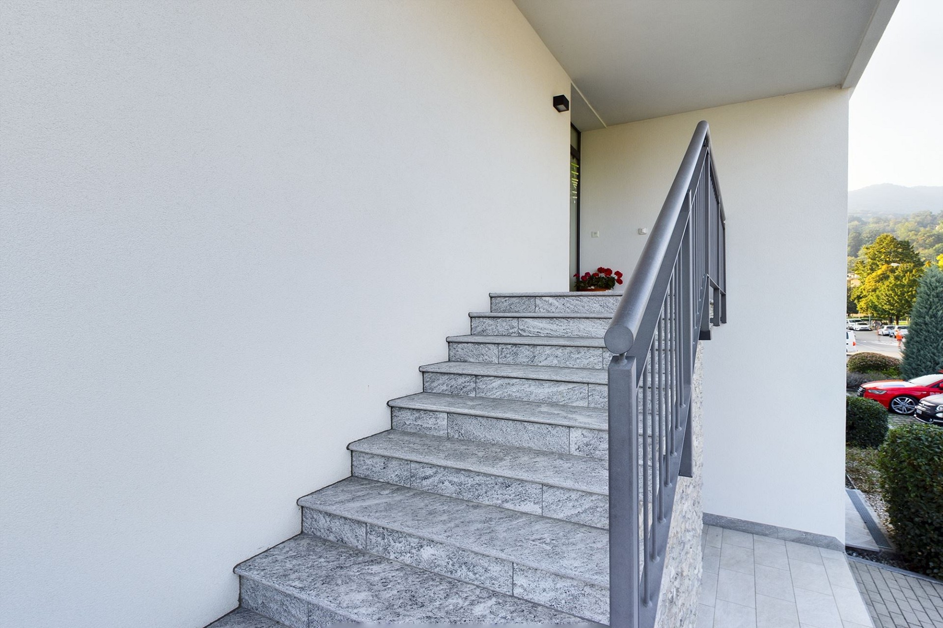 Außentreppe mit Geländer