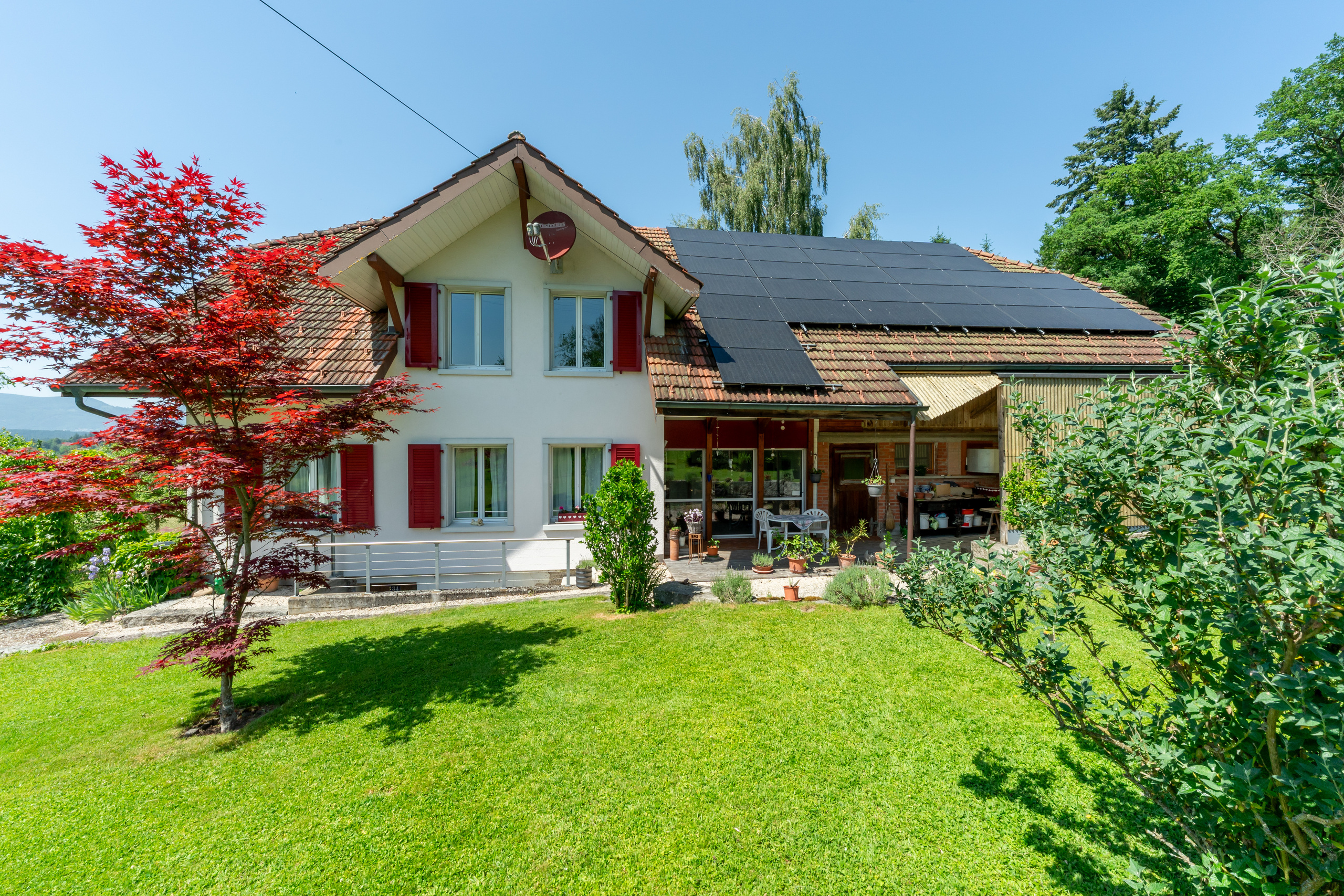 Einfamilienhaus mit Garten und Solardach