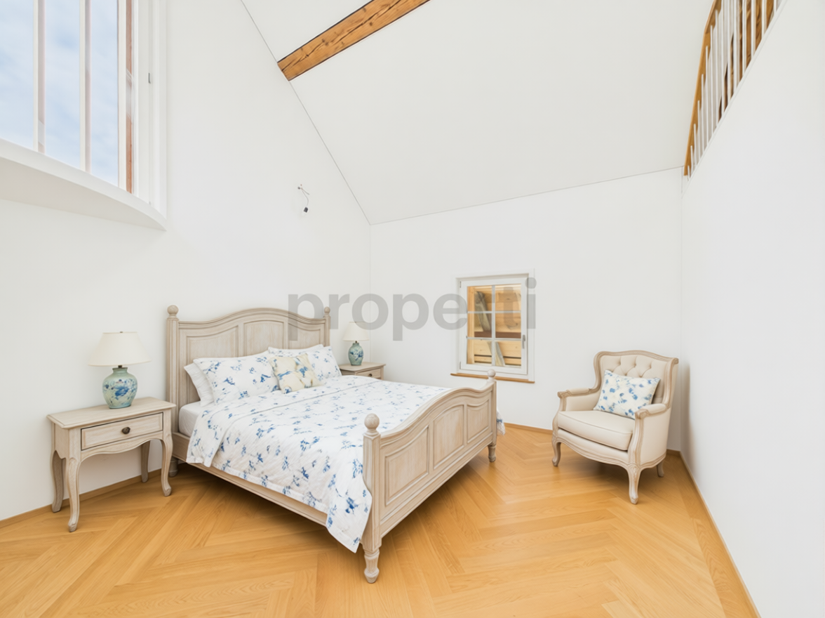 Helles Schlafzimmer mit Himmelraum