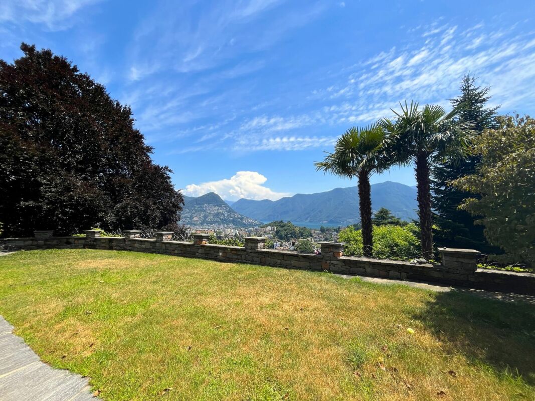 Garten mit Seeblick