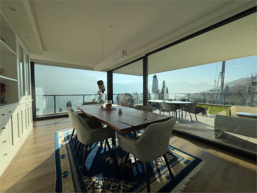 Essbereich mit Panoramaverglasung