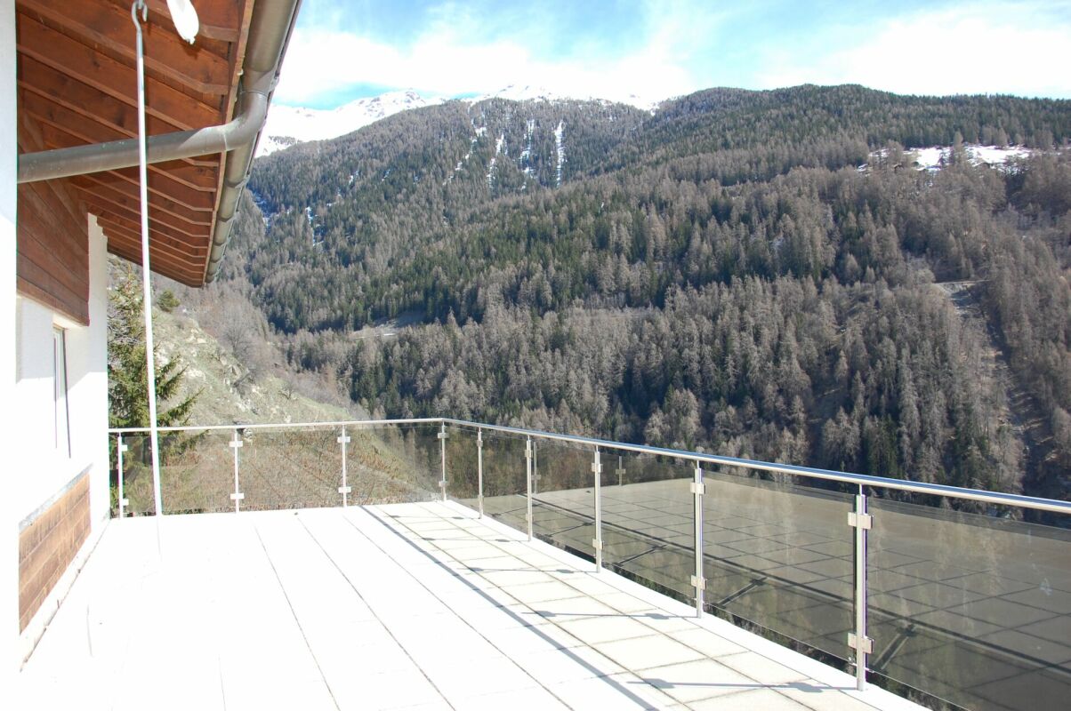 Balkon mit Bergblick