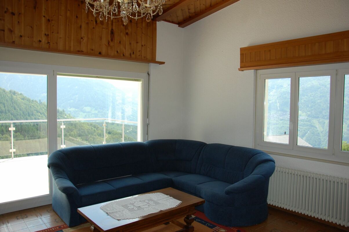 Wohnzimmer mit Bergblick