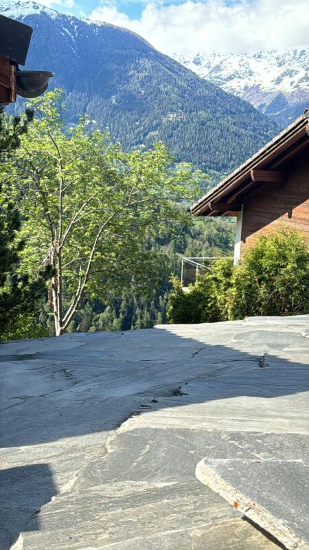 Bergblick von einer Terrasse