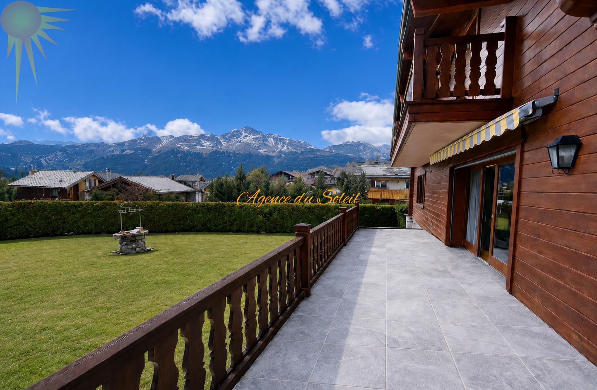 Balkon mit Bergblick