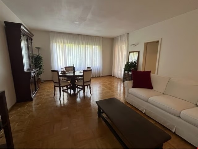 Wohnzimmer mit Essbereich