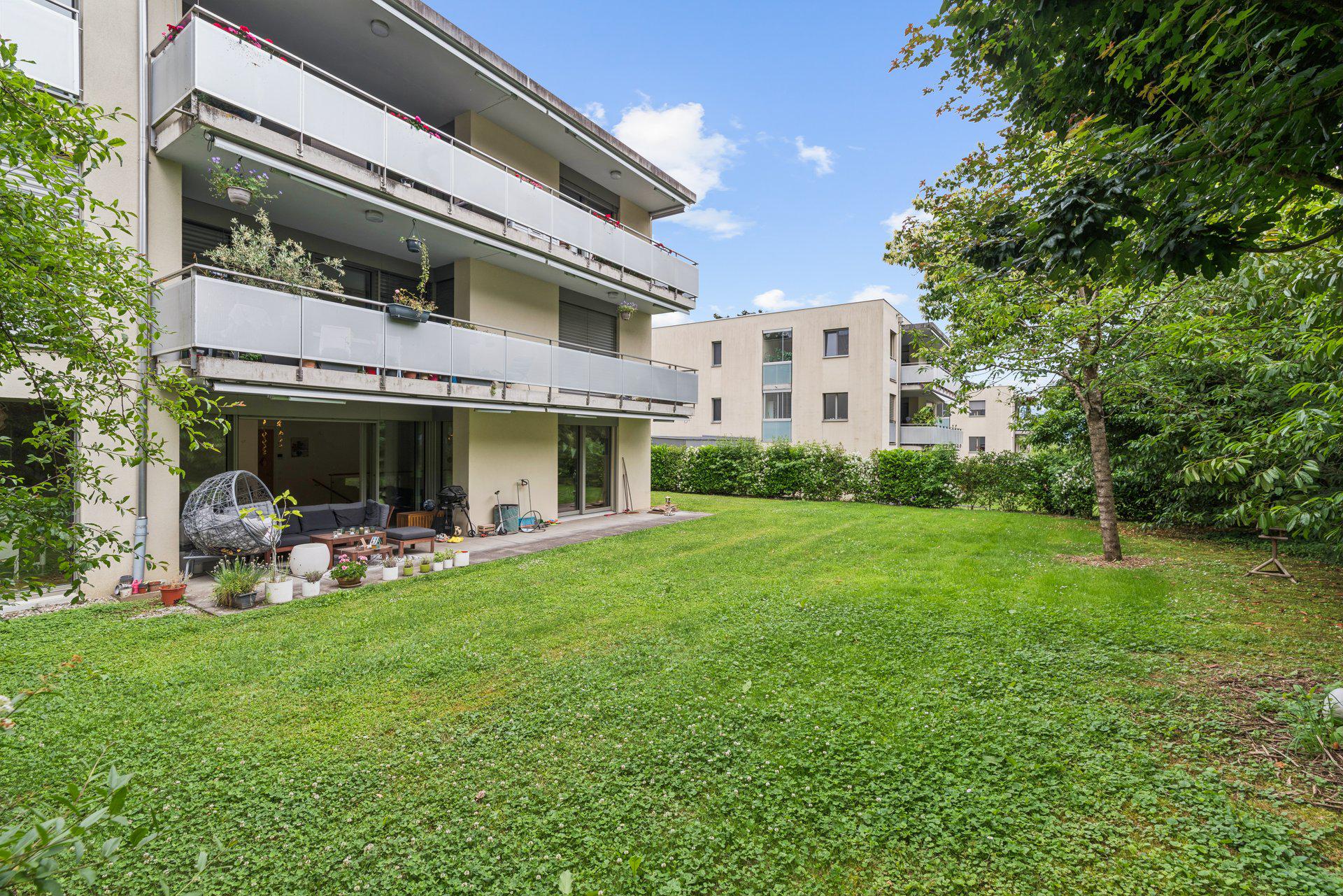 Wohnanlage mit großem Garten