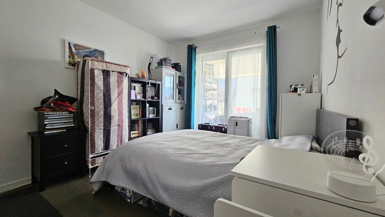 Schlafzimmer mit Tageslicht