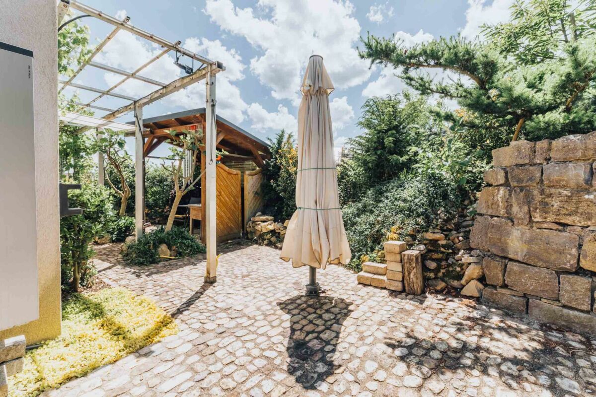 Garten mit Pergola und Patio
