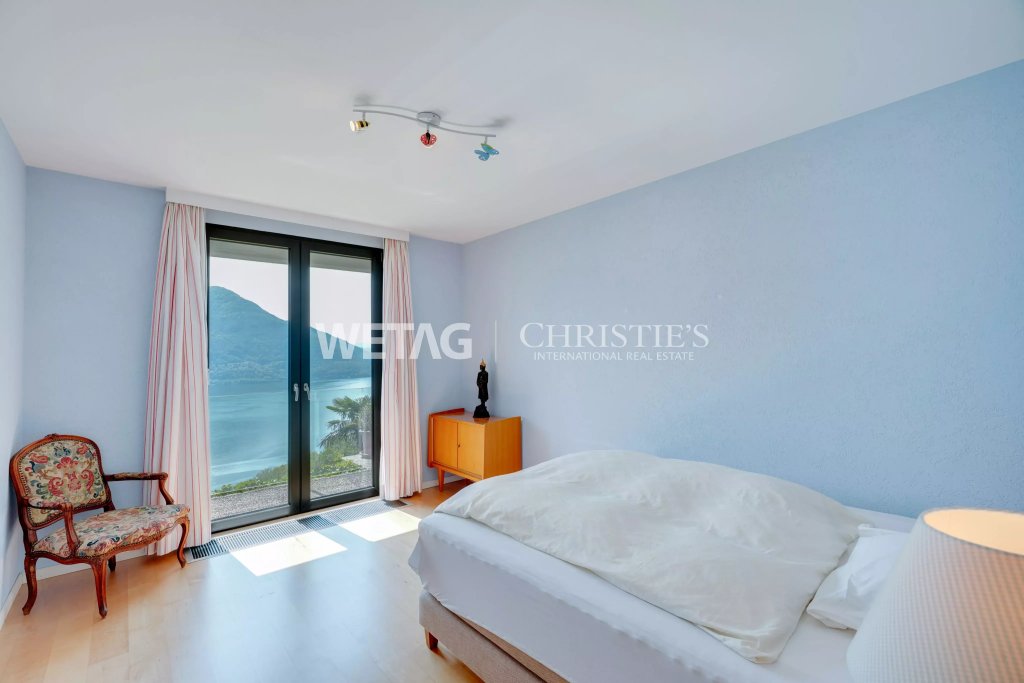 Schlafzimmer mit Seeblick