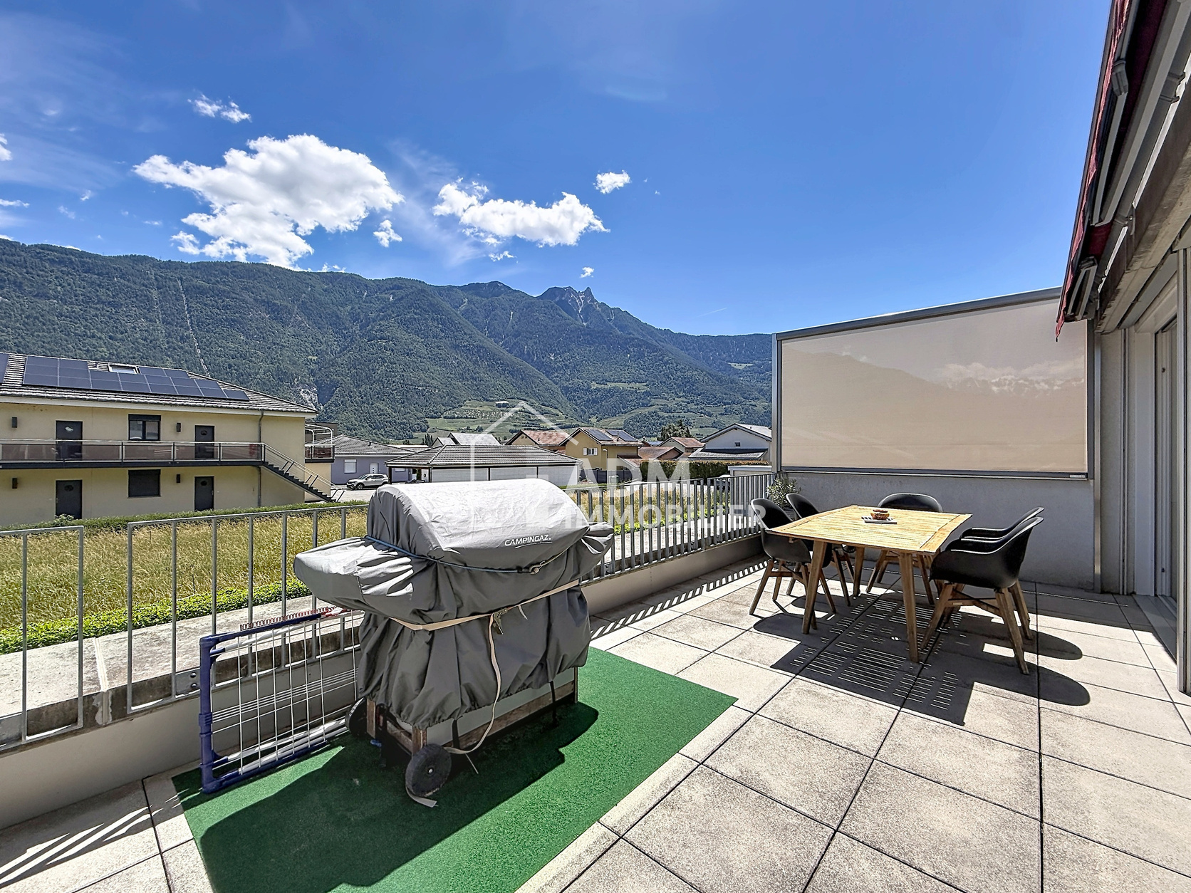 Terrasse mit Bergblick