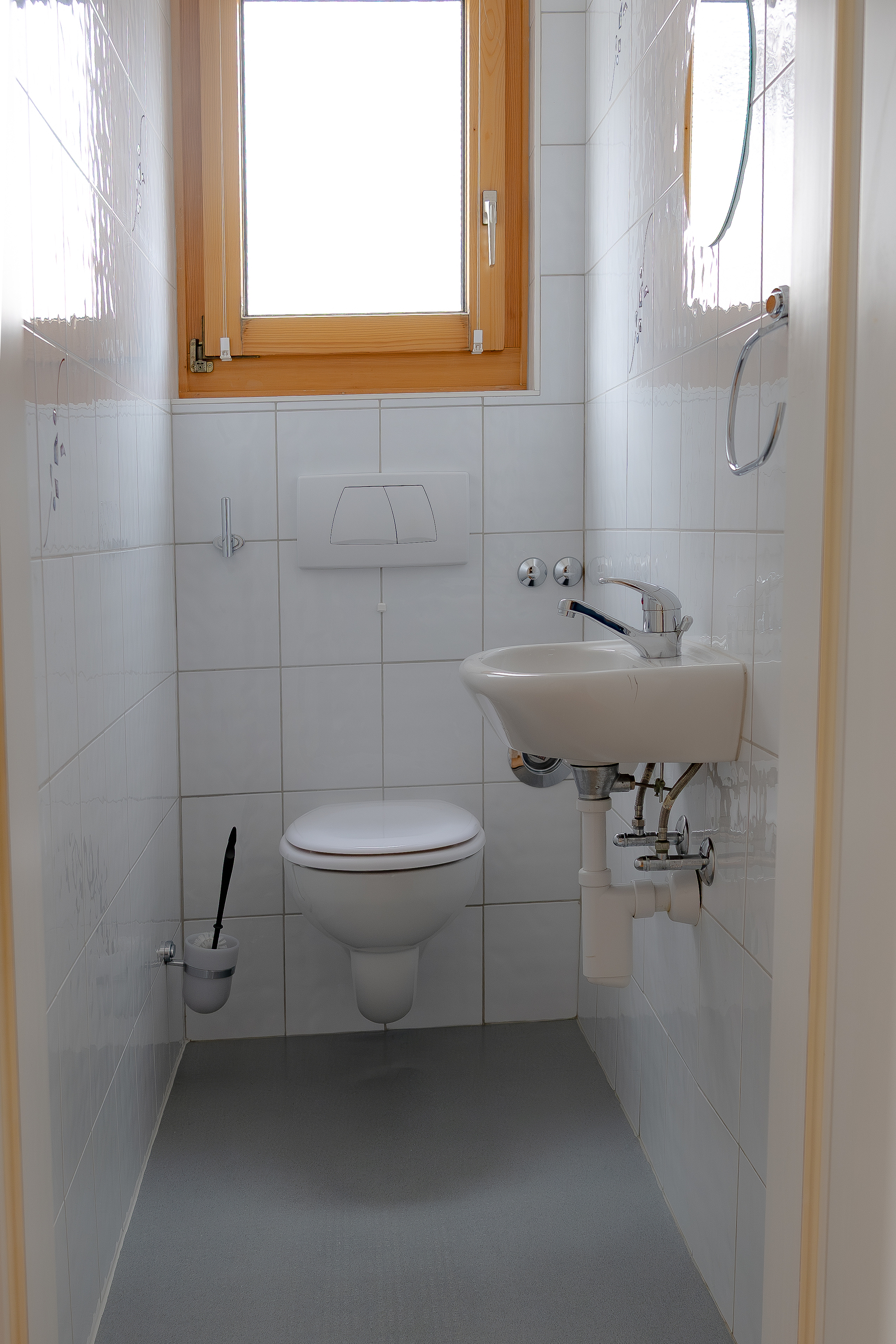 Gäste-WC mit Fenster