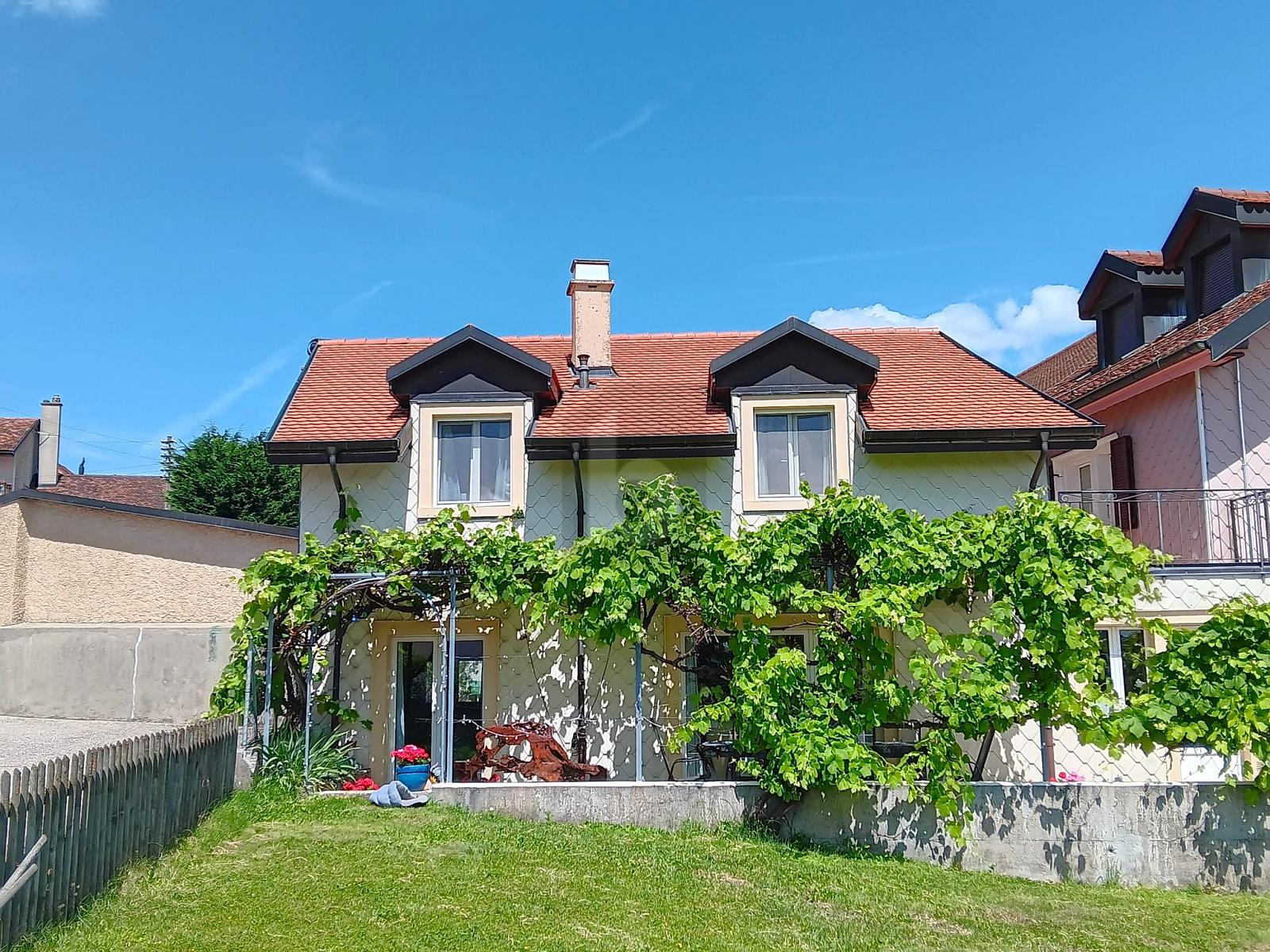 IDEALE LAGE, PANORAMABLICK! – St-Livres