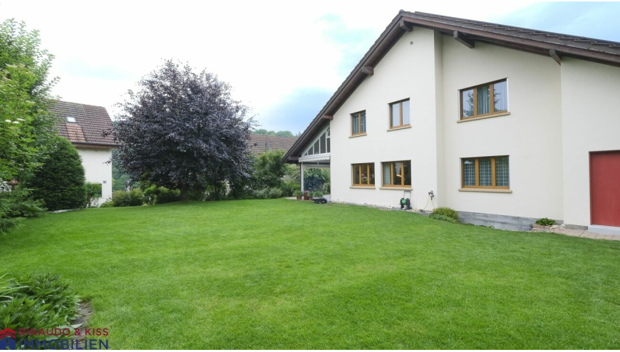 Einfamilienhaus mit großem Garten