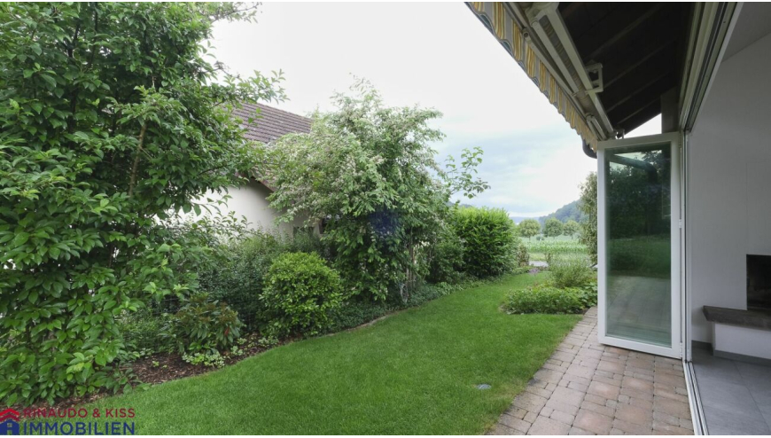 Terrasse mit Gartenblick