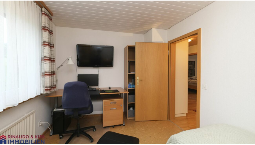 Arbeitszimmer mit Bettzugang