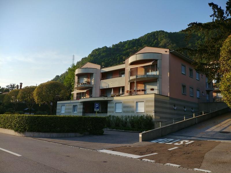Mehrfamilienhaus am Hang