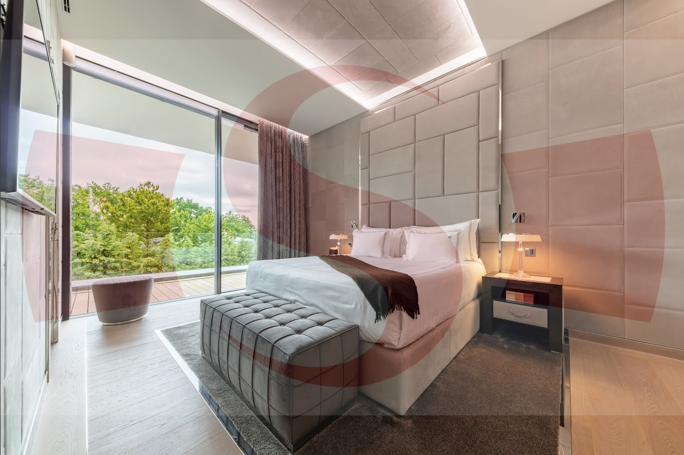 Modernes Schlafzimmer mit bodentiefer Glasfront