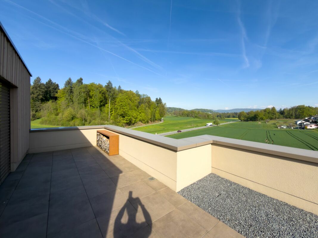 Große Dachterrasse mit Panoramablick