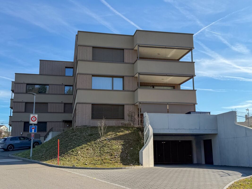 Modernes Mehrfamilienhaus mit Tiefgarage