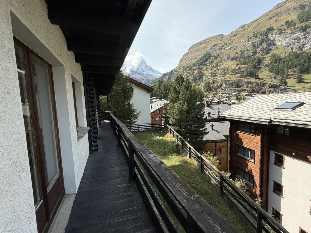 Balkon mit Bergblick