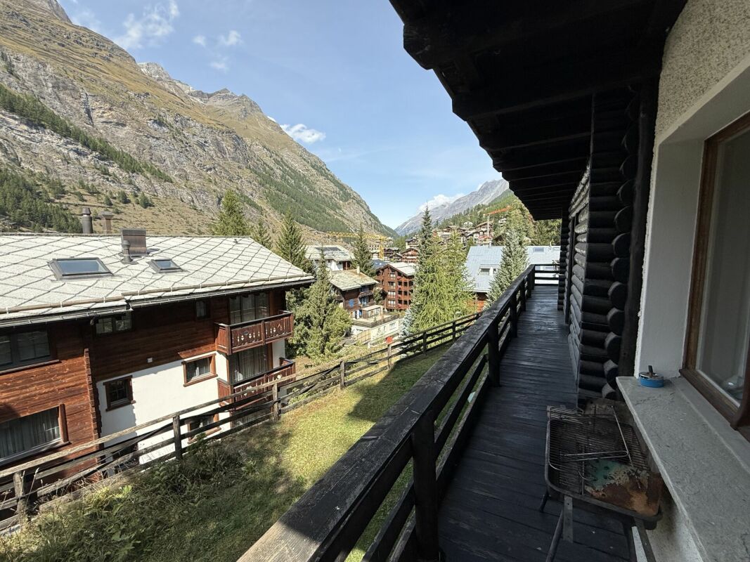 Balkon mit Bergblick