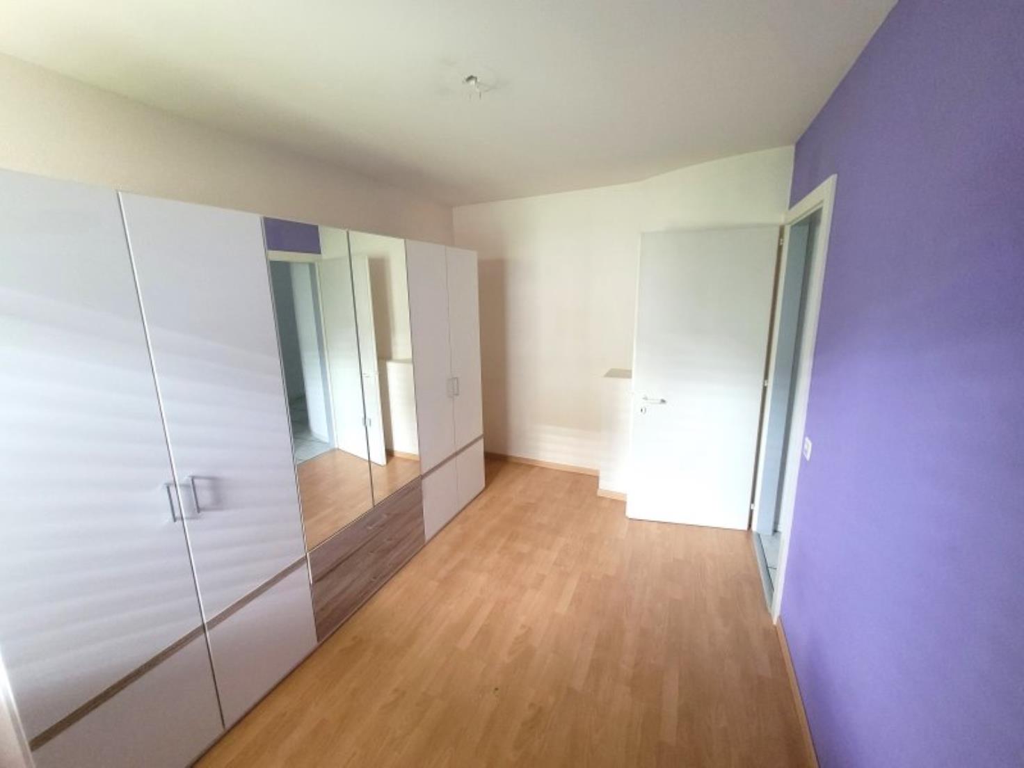 Schlafzimmer mit Schrankwand