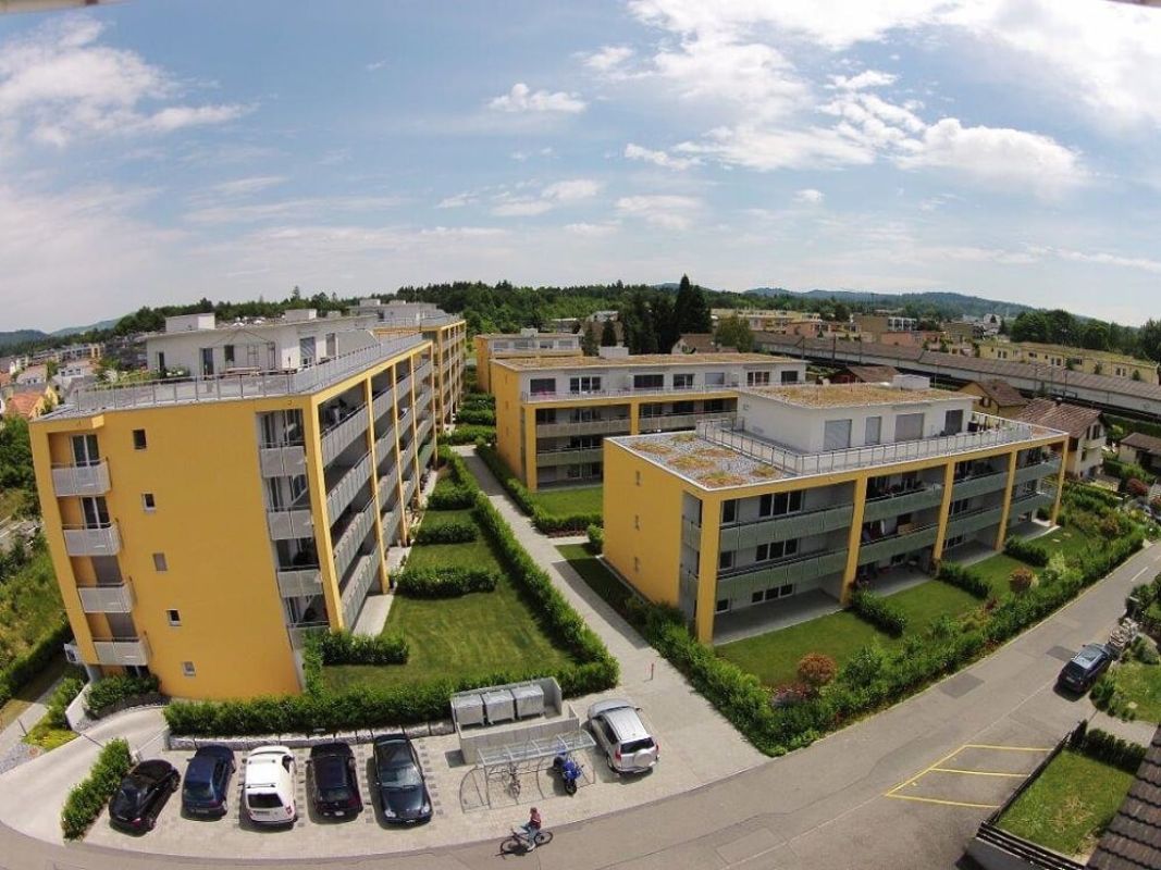 Moderne Wohnanlage aus der Vogelperspektive