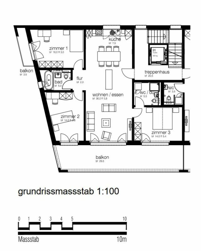 Grundriss einer Wohnung mit Balkon und mehreren Zimmern