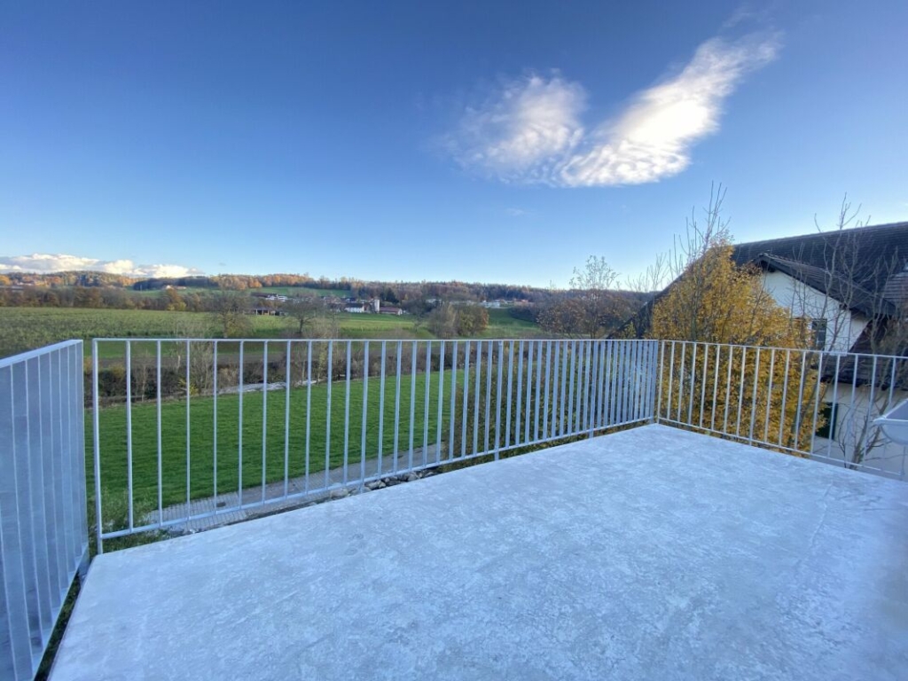 Balkon mit freiem Ausblick