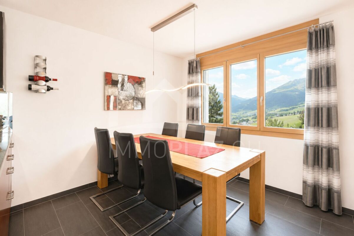Esszimmer mit Bergblick