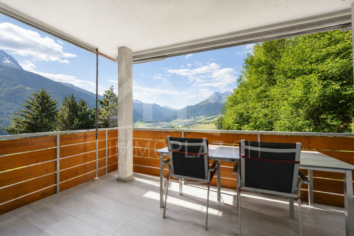Balkon mit Bergblick