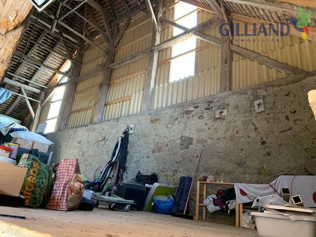 Innenraum einer alten Scheune bzw. Lagerhalle