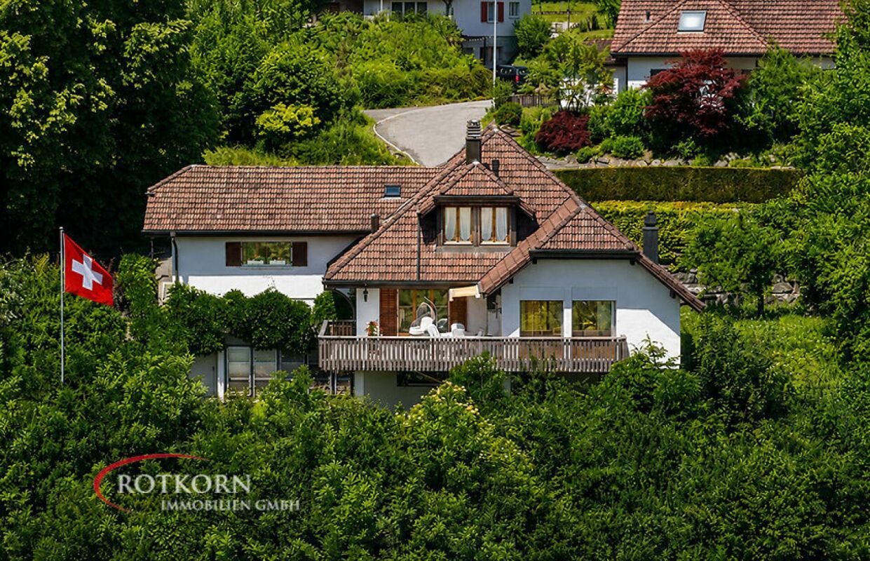 Wohnhaus in grüner Hanglage