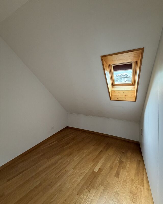 Dachzimmer mit Dachfenster