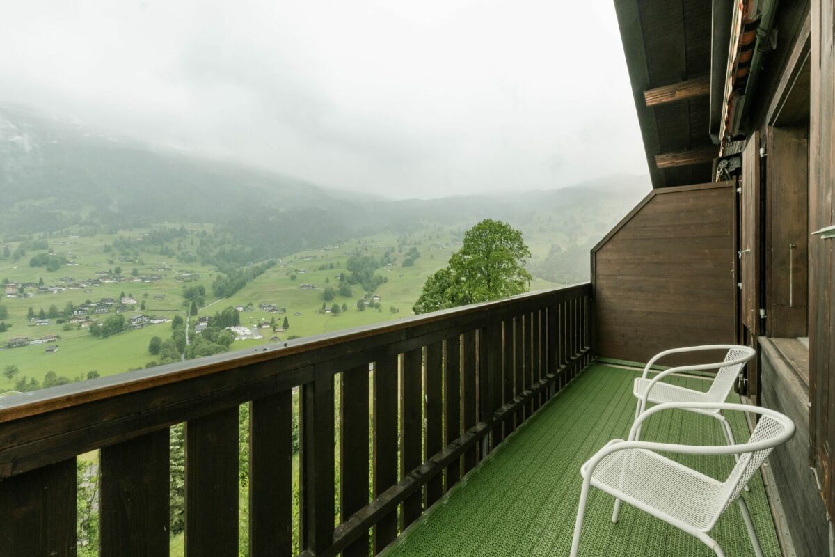 Balkon mit Bergblick