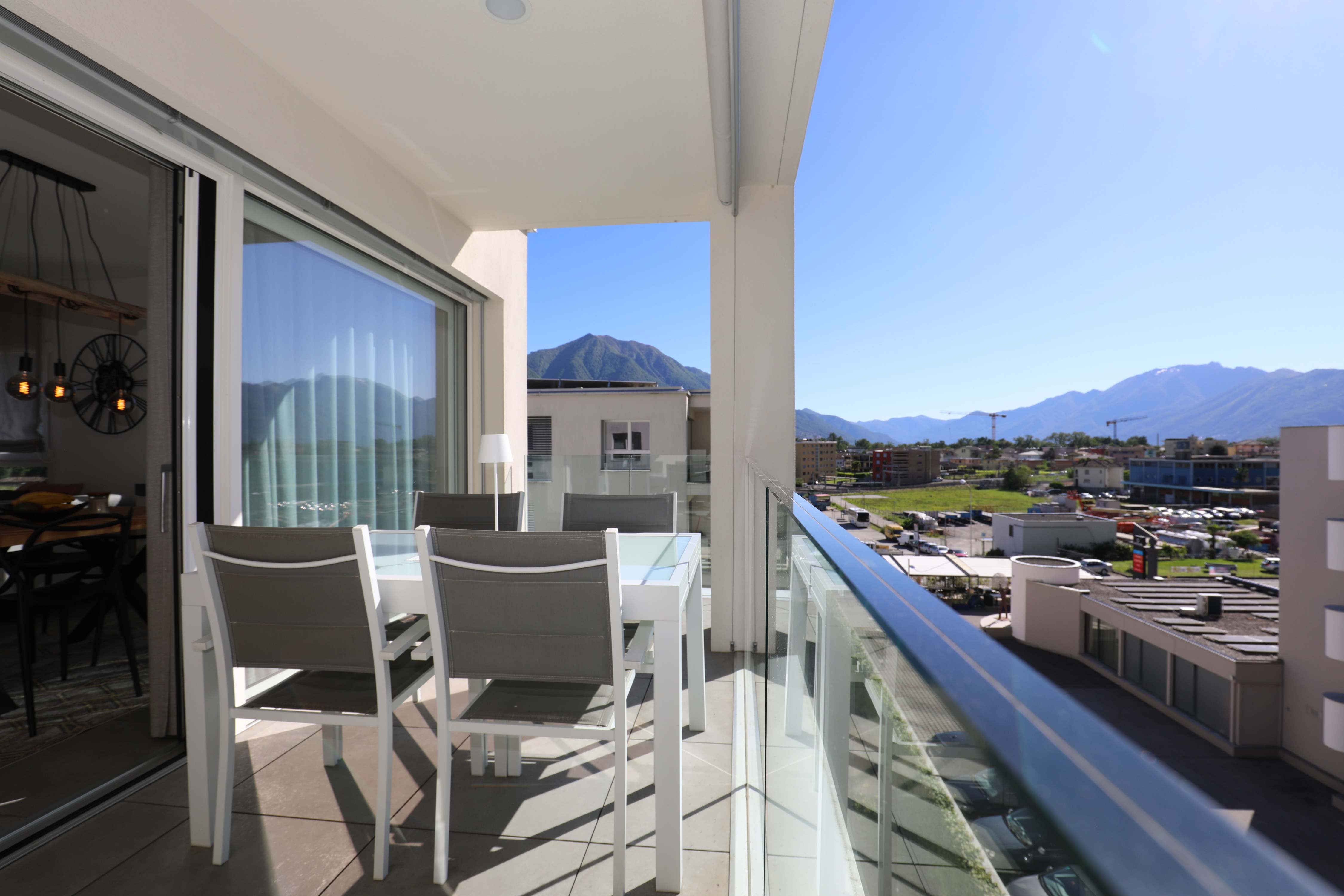 Balkon mit Bergblick