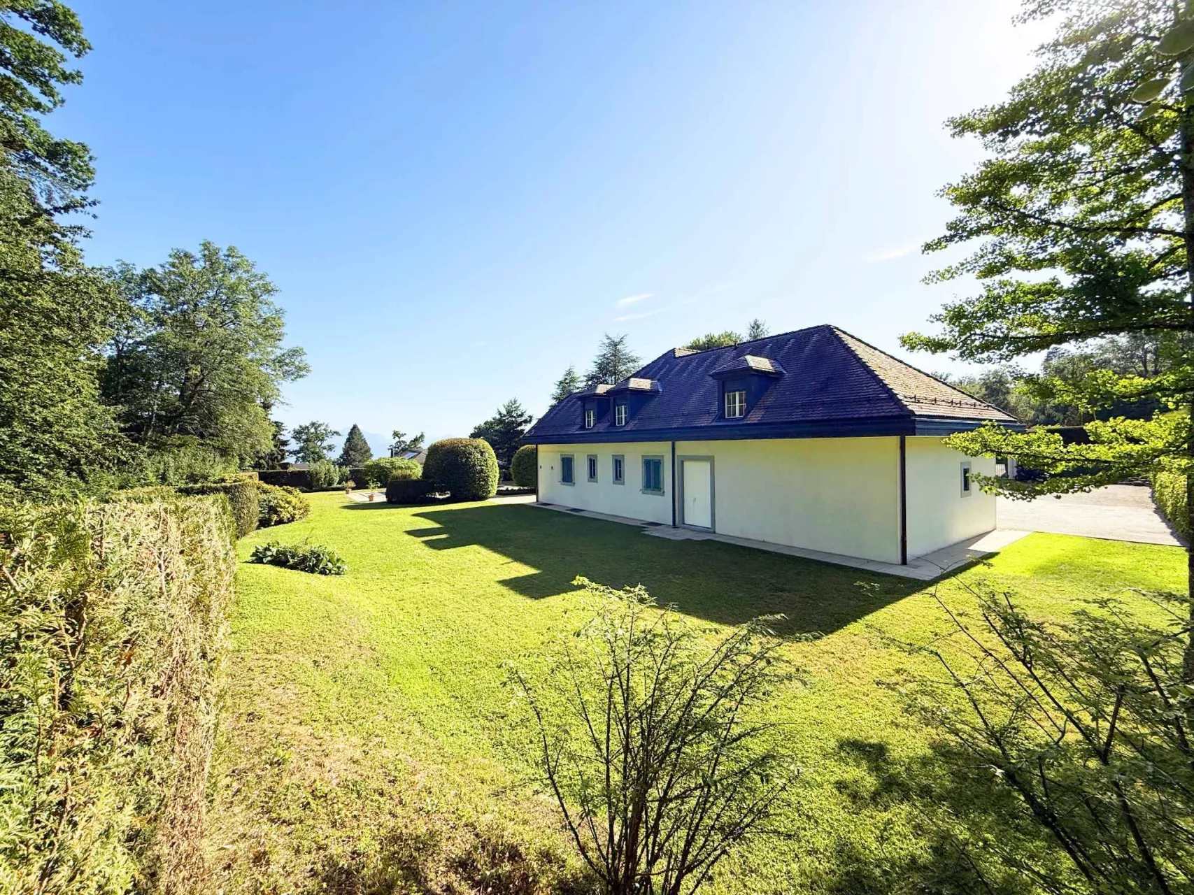 Einfamilienhaus mit großem Garten