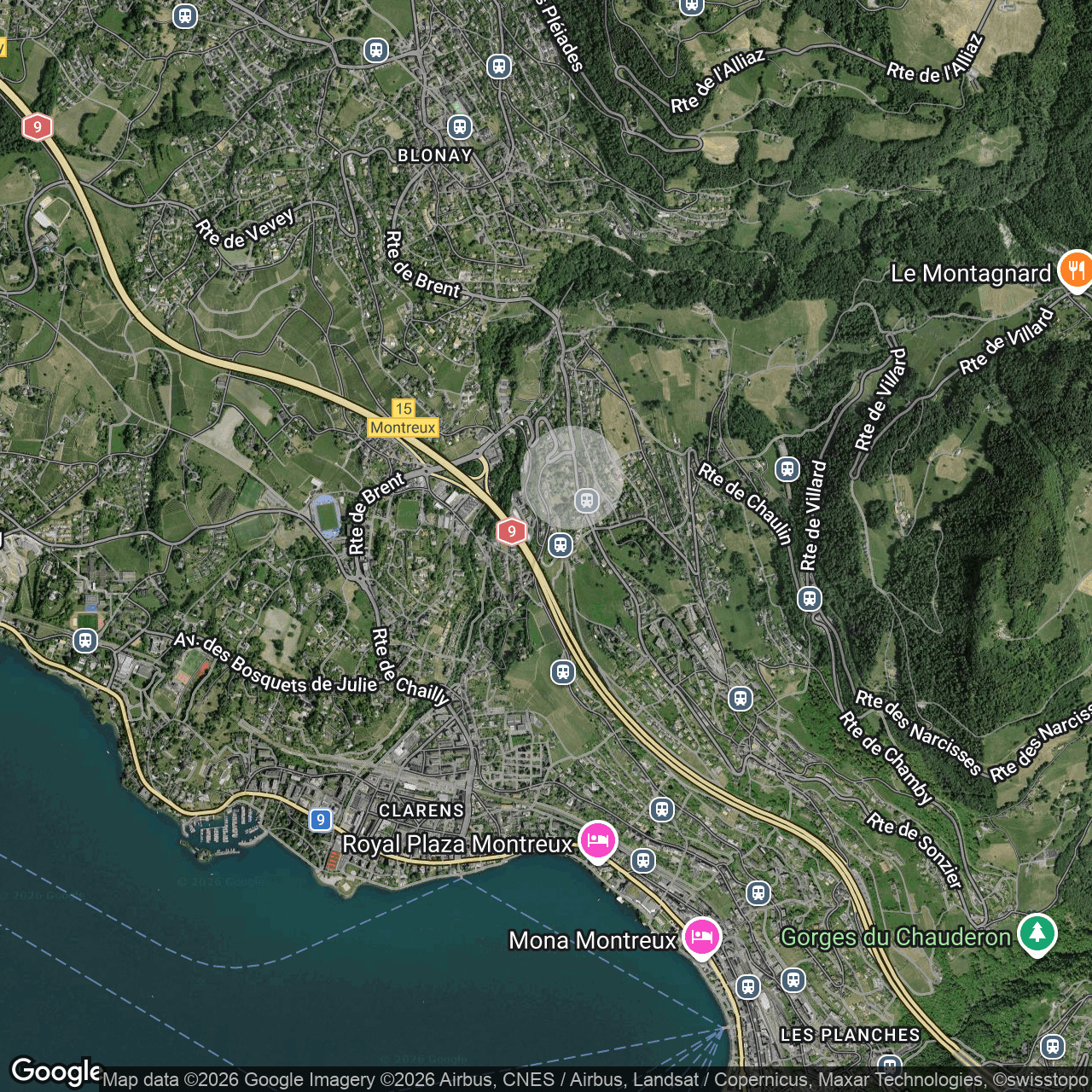 Luftaufnahme von Montreux am Genfersee