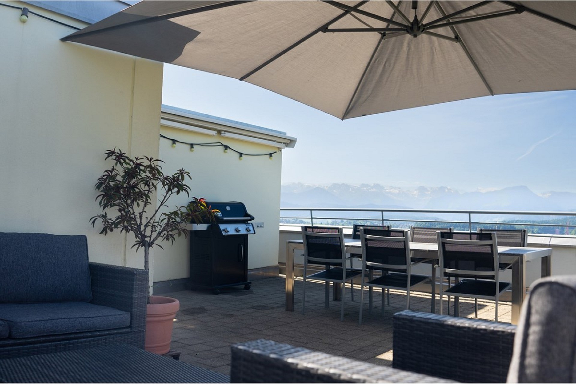 Terrasse mit Bergblick