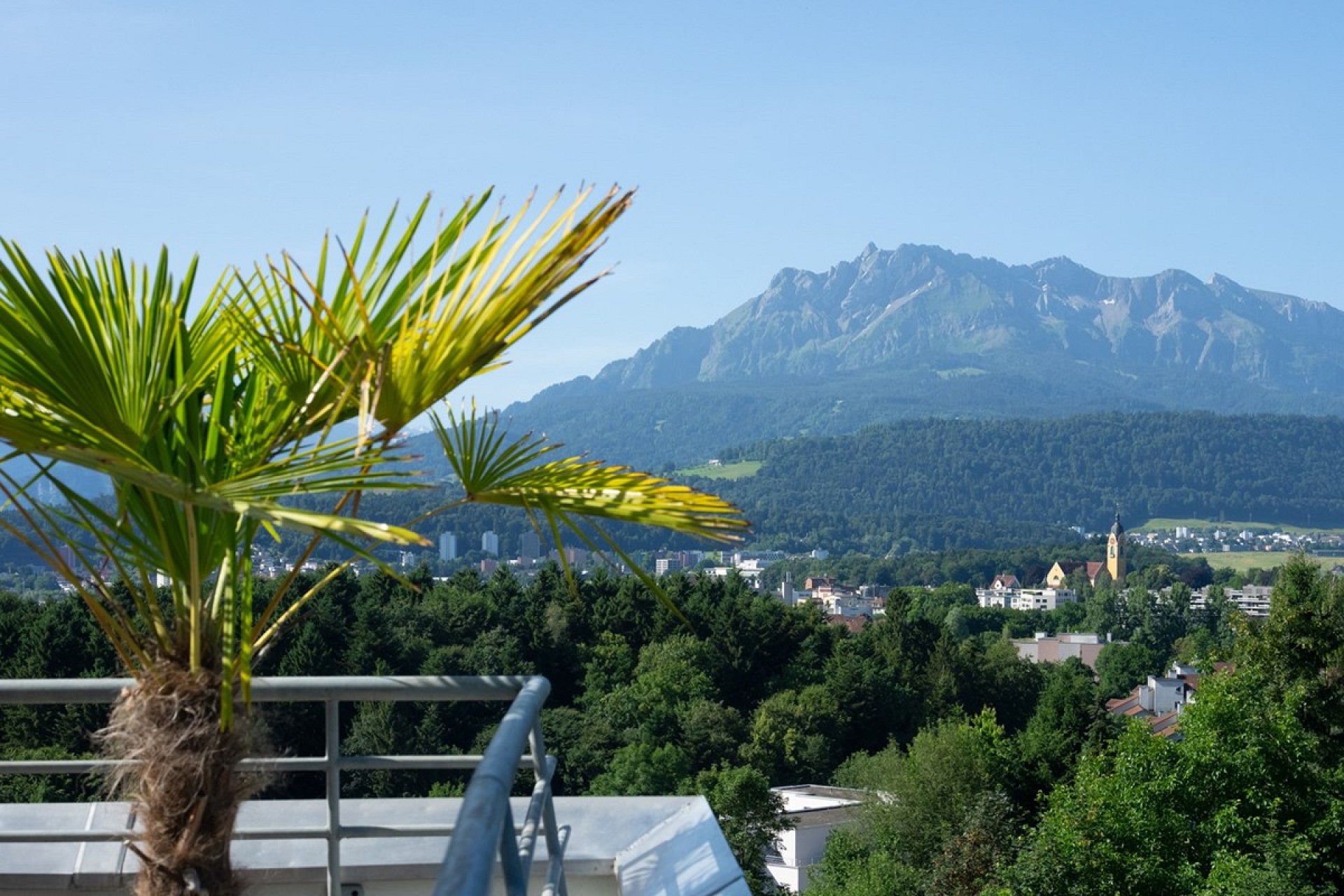 Balkon mit Bergblick