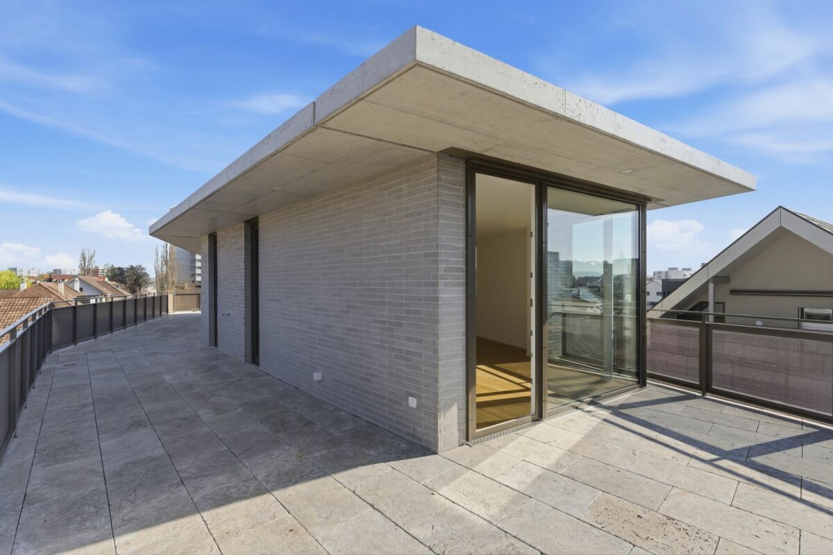 Dachterrasse mit moderner Architektur
