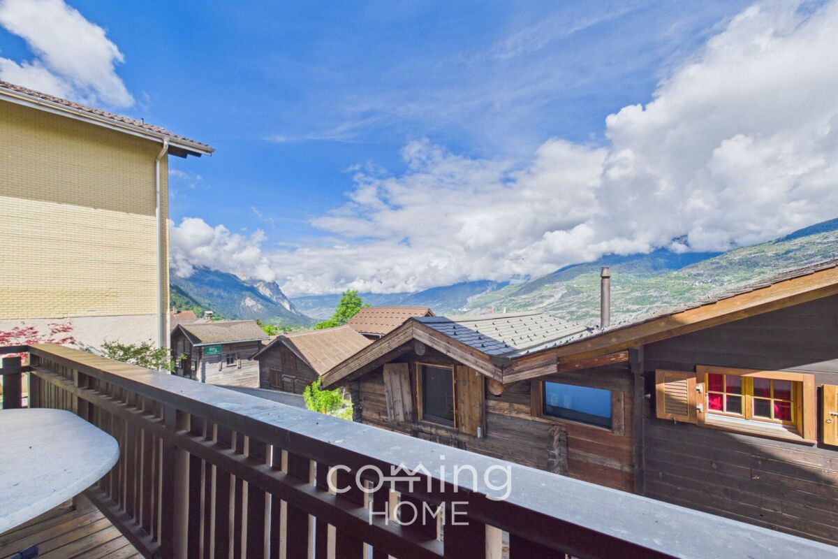 Balkon mit Bergblick