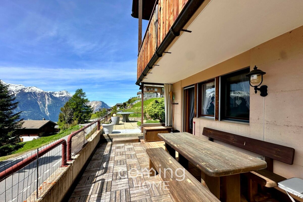Balkon mit Bergblick